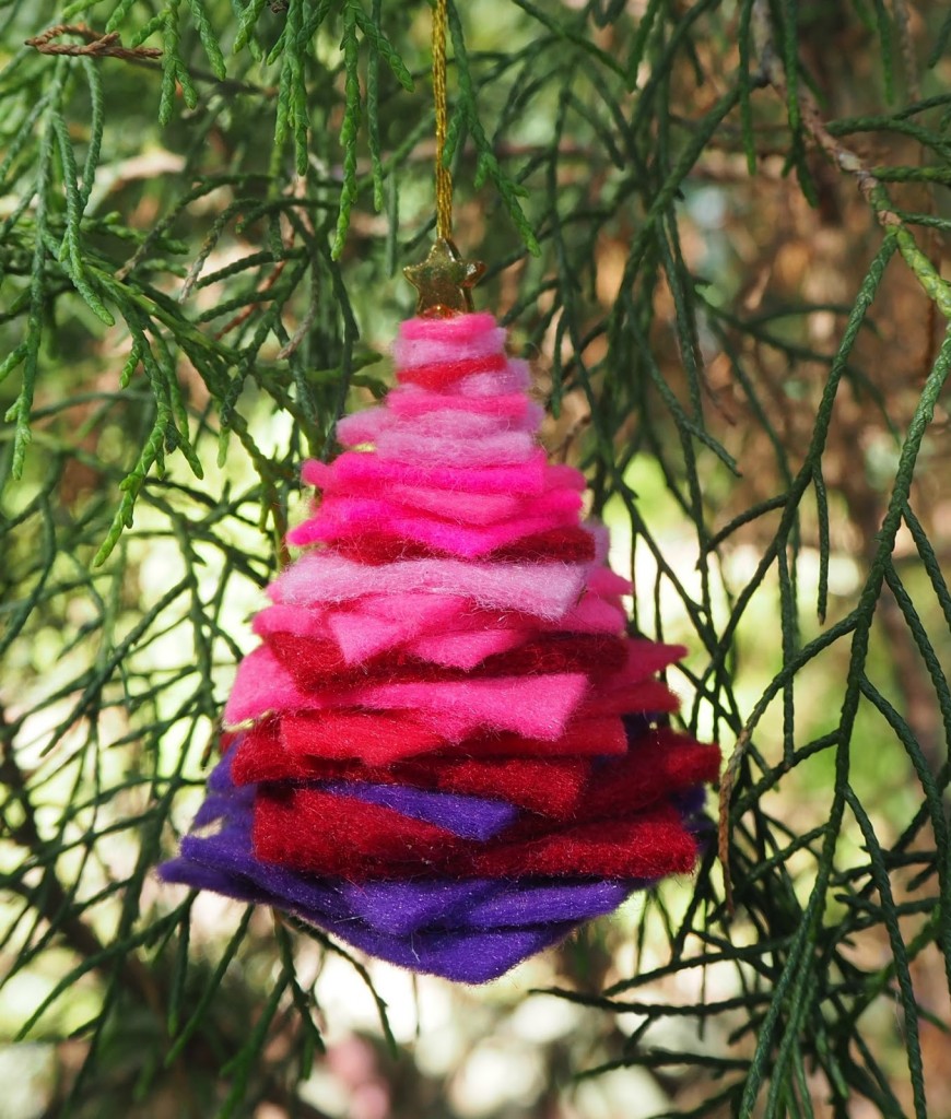 Christmas tree ornament for kids to make
