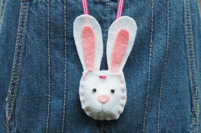 DIY bunny pouch necklace