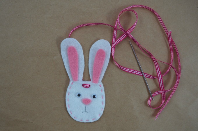 making a bunny pouch necklace
